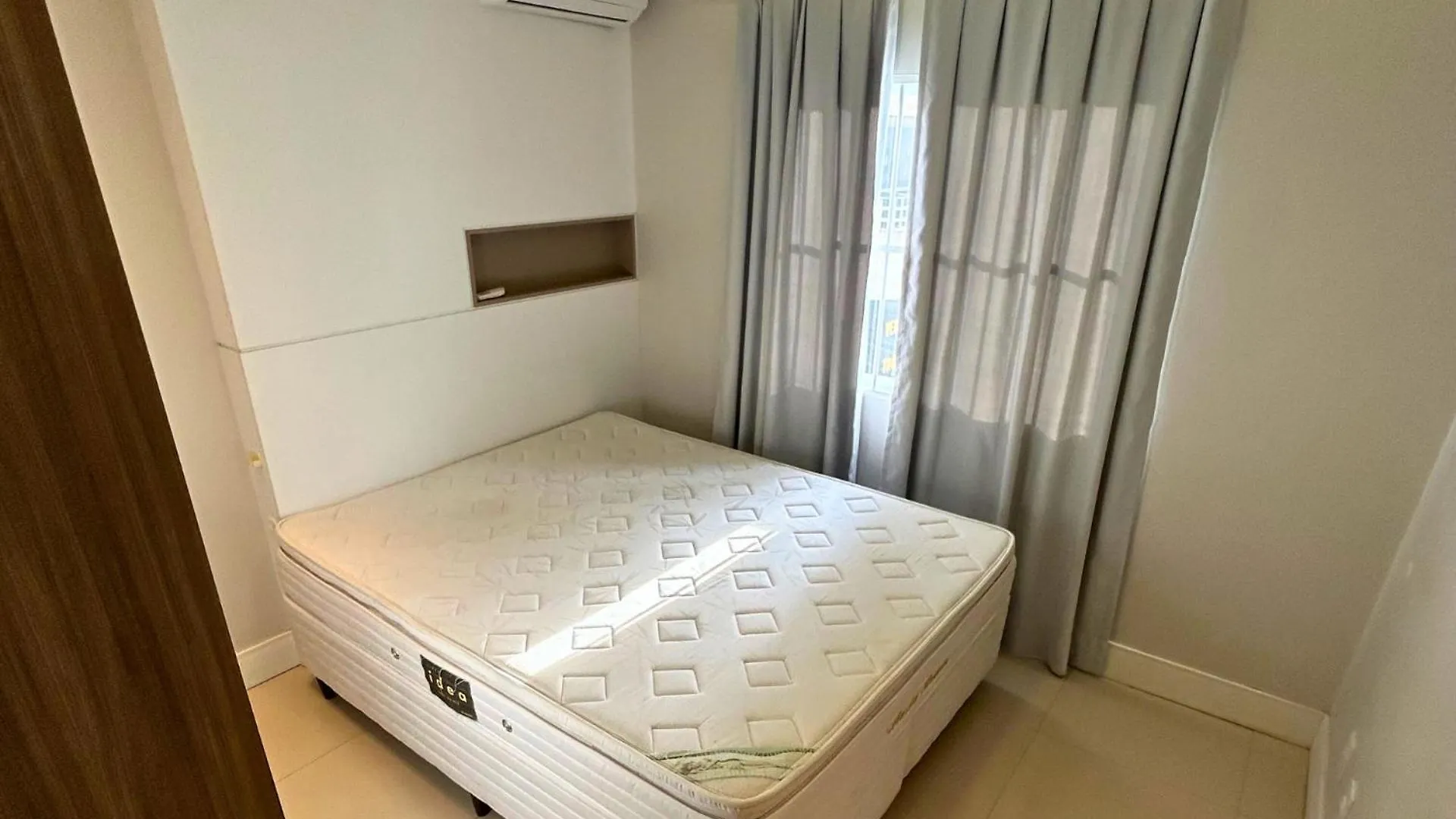 Appartamento Lindo Apartamento Sobre A Avenida Principal Com Vista Mar Bombinhas